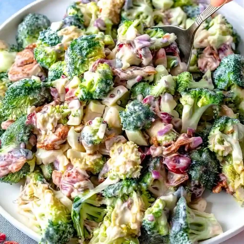 Creamy Broccoli Salad (No Bacon) 2 Creamy Broccoli Salad (No Bacon)
