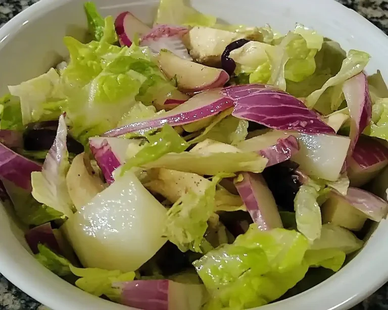 Restaurant-Style House Salad
